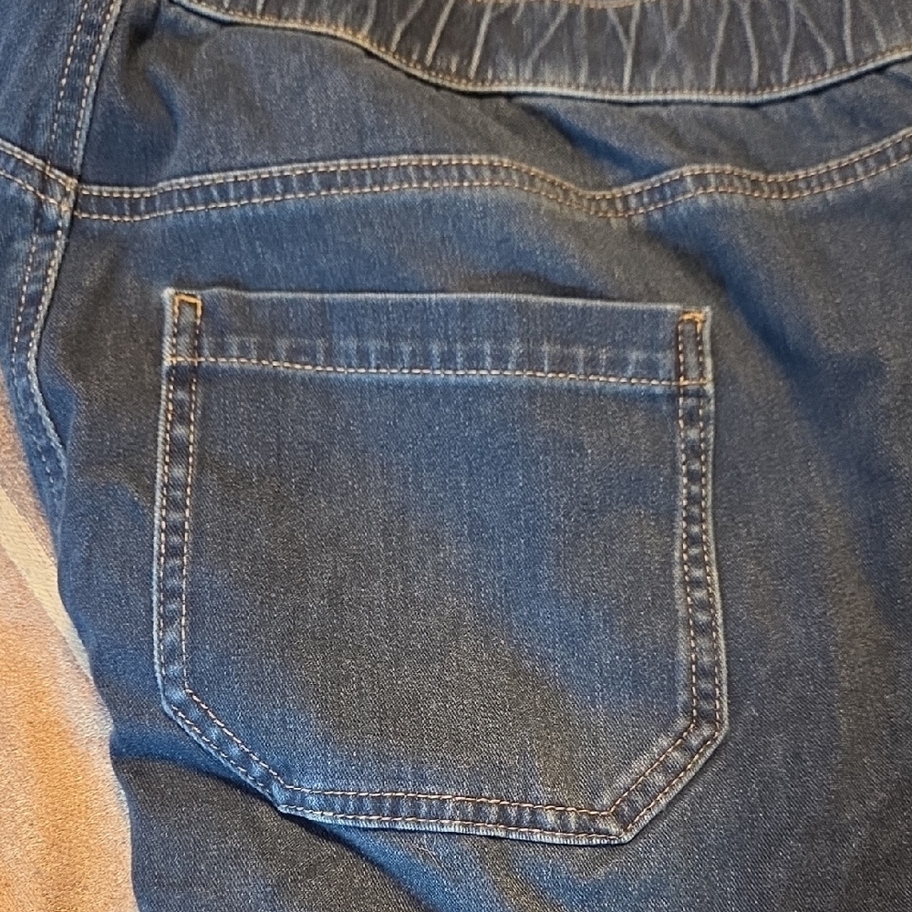 Lane Bryant Dark Blue Women's Cropped Jeans - Picture 4 of 5